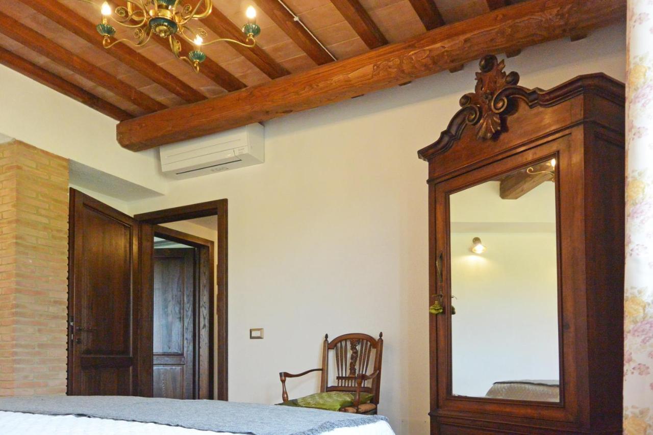Agriturismo Podere Il Sorbo カンパニャーティコ エクステリア 写真