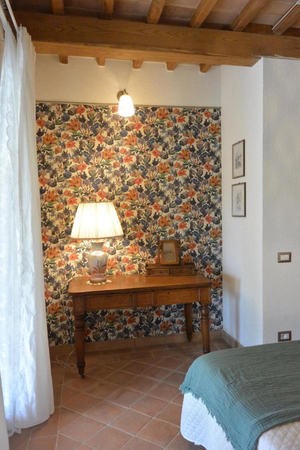 Agriturismo Podere Il Sorbo カンパニャーティコ エクステリア 写真