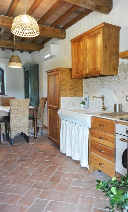 Agriturismo Podere Il Sorbo カンパニャーティコ エクステリア 写真