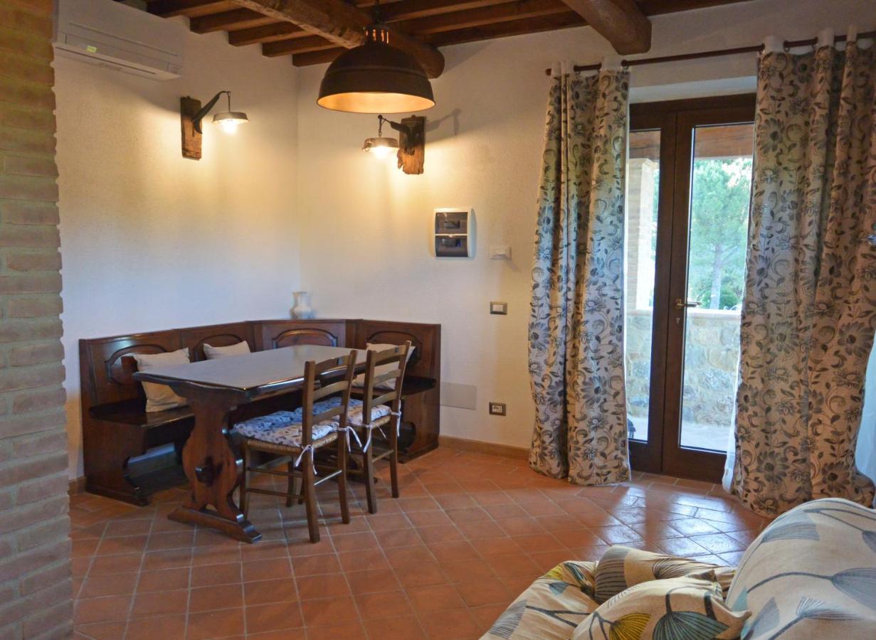 Agriturismo Podere Il Sorbo カンパニャーティコ エクステリア 写真
