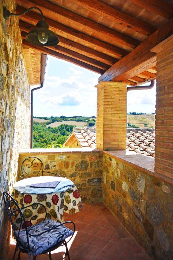 Agriturismo Podere Il Sorbo カンパニャーティコ エクステリア 写真